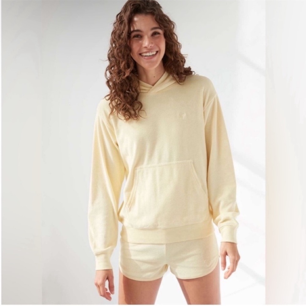 Aritzia TNA The Perfect Hoodie in Butter Yellow